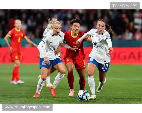 “中国女足在国际赛中表现优异，排名持续上升”，中国女足队员获国际足联