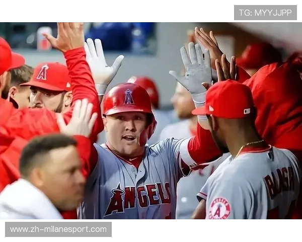 【特劳特火力全开】洛杉矶天使明星迈克·特劳特单场狂轰三击，特劳特mlb