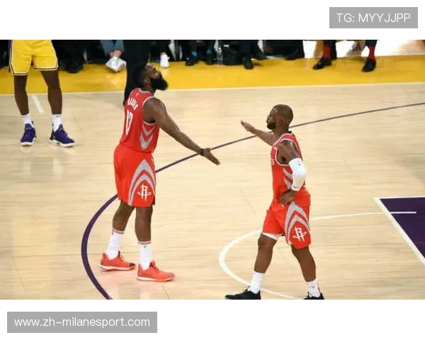 大连英博王禹前场抢断助攻前锋，助力球队突破重围